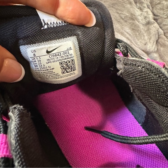 Nike Air Max Verona Black and Mint - Picture 7 of 8